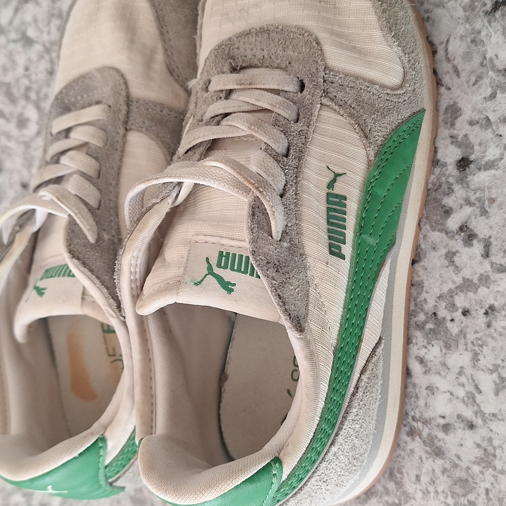 Boy Puma Sneakers Size 1 - Picture 2 of 3